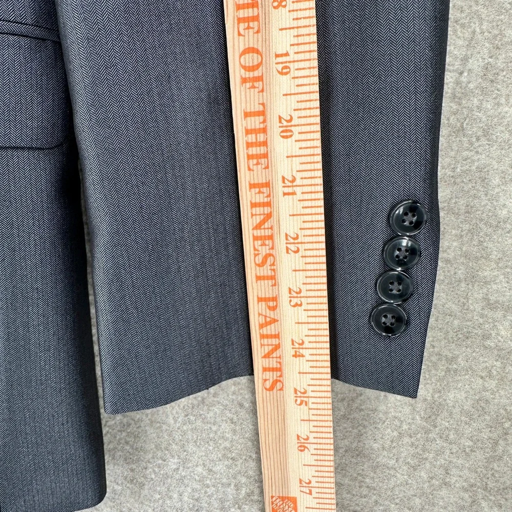 Calvin Klein Shiny Charcoal Herringbone Full Suit Jacket 40R Pants 32X30‎